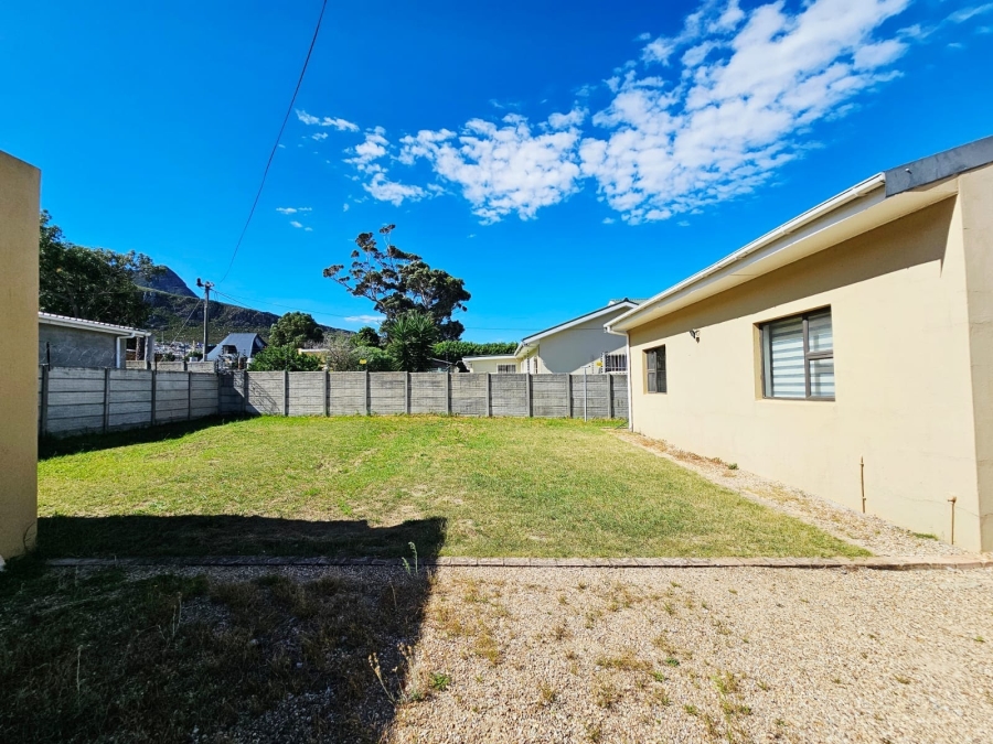 3 Bedroom Property for Sale in Palmiet Western Cape